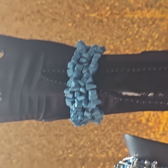 Stylish blue jewlery set. Includes necklace, bracelet, earings, And A ring - Picture 6 of 6